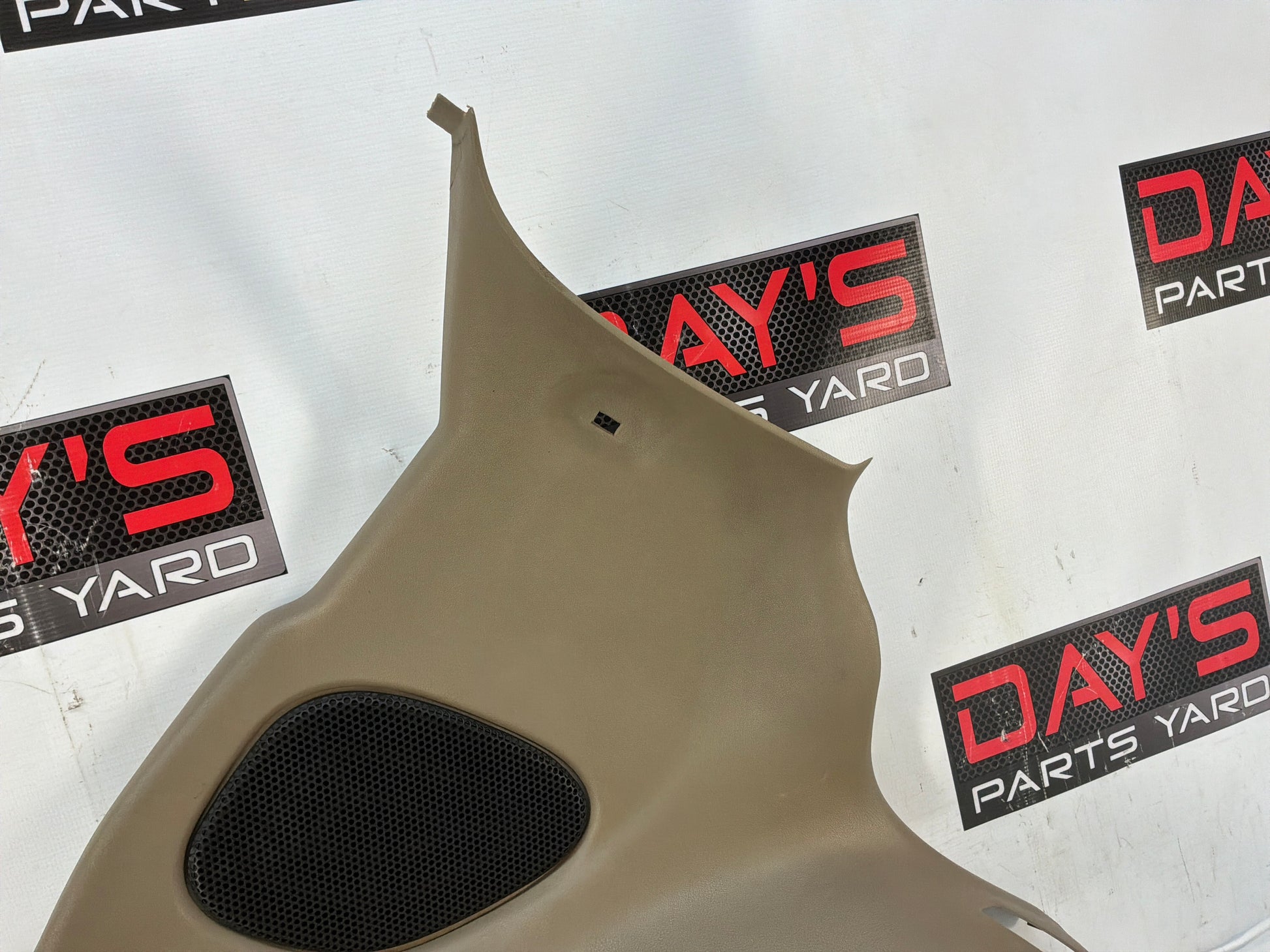 Rh rear door panel - Day's Parts Yard
