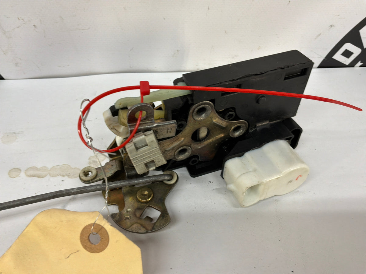 2002 Chevy Corvette Convertible RH Passenger Door Lock  OEM