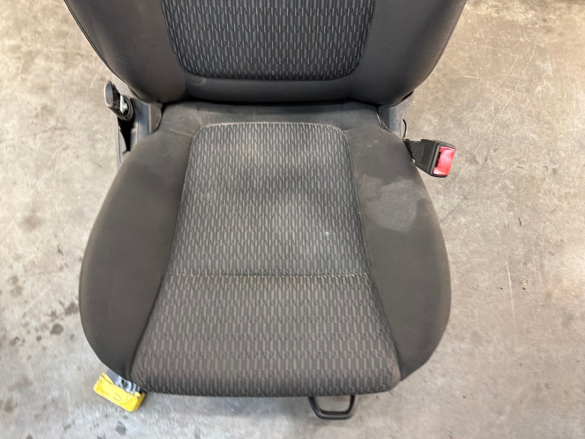 Front seats - Day's Parts Yard