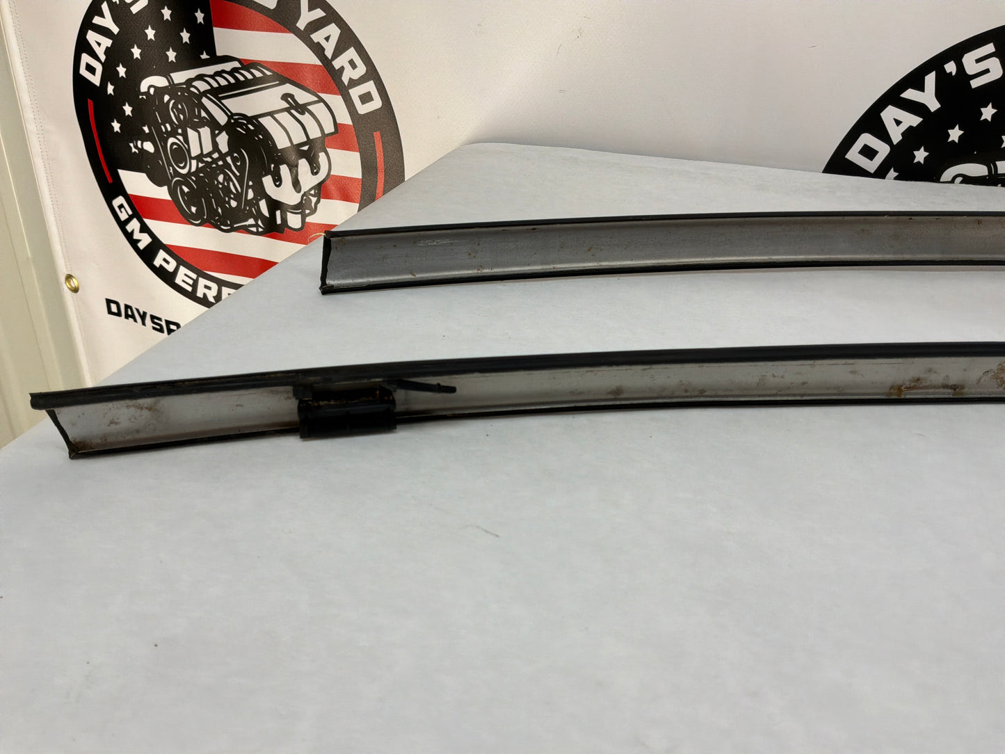 2004 Pontiac GTO RH & LH Roof Panel Joint Finish Trim Molding OEM