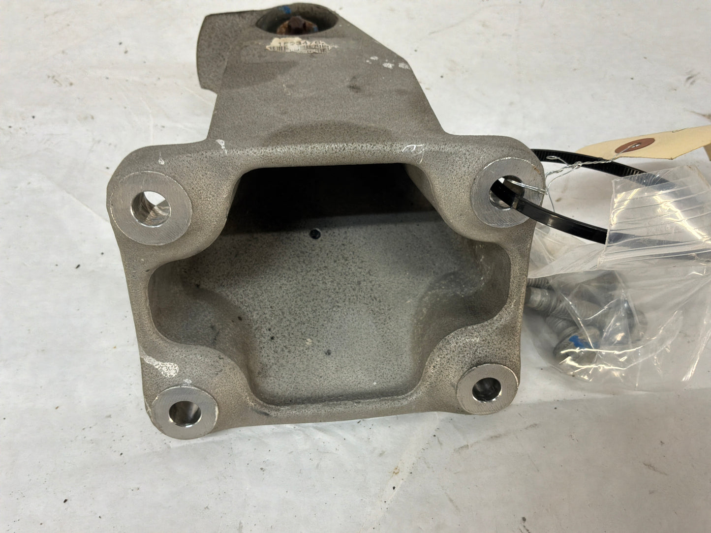 2011 Cadillac CTS-V Coupe LH Driver Engine Motor Mount Stand OEM
