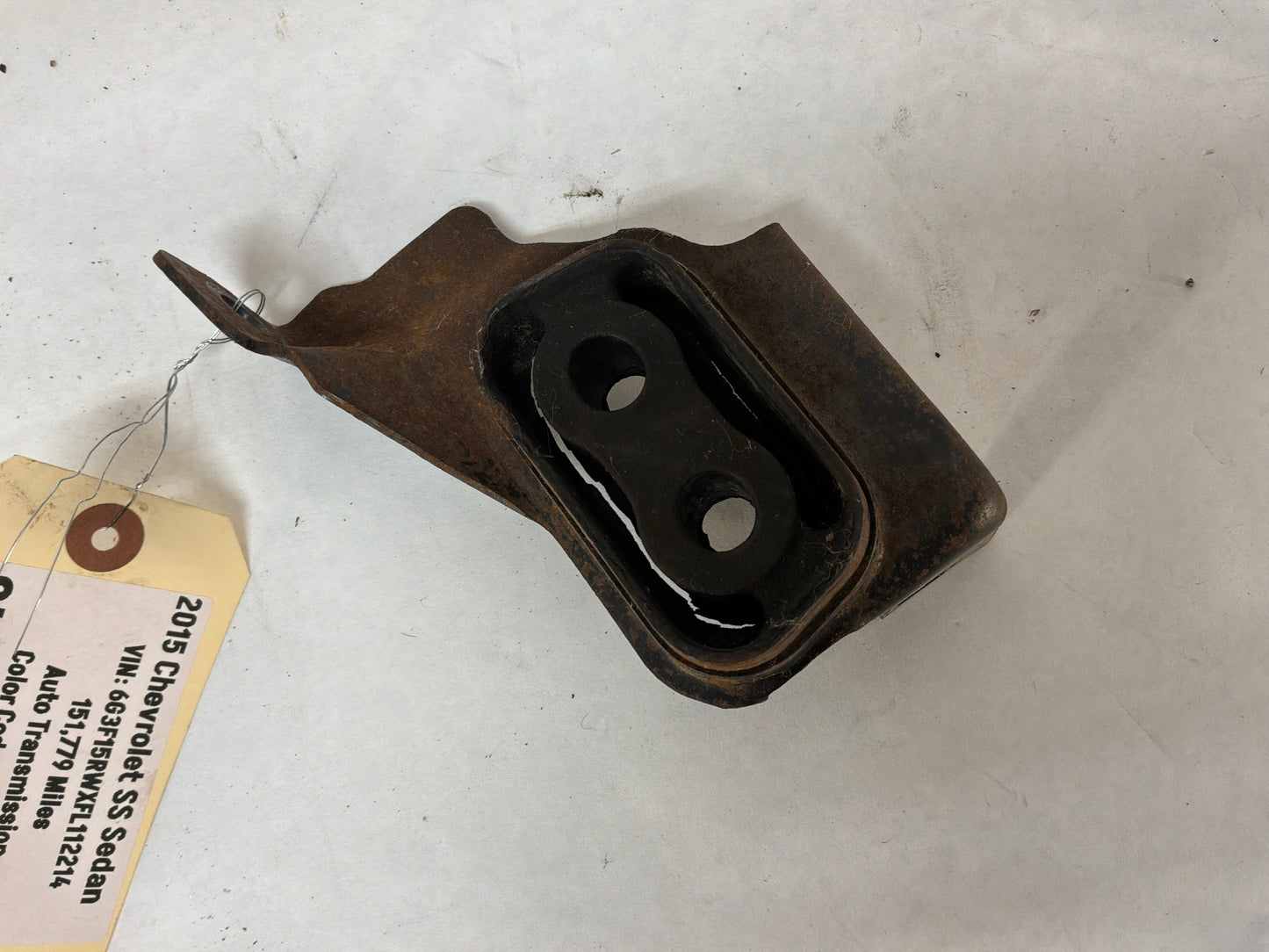 2015 Chevy SS Sedan Exhaust Muffler Hanger Bracket Set OEM