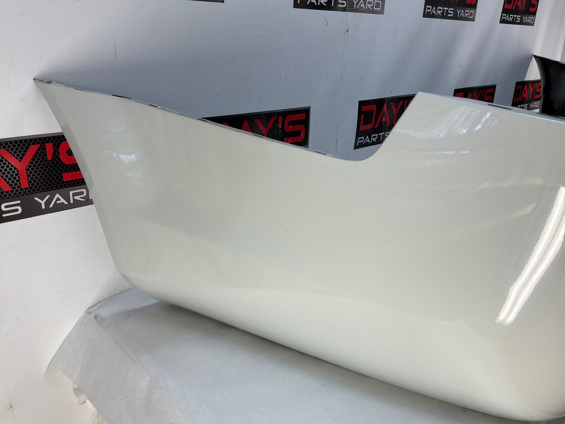 Rear bumper - Day's Parts Yard