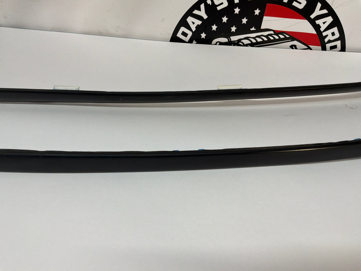 2006 Pontiac GTO RH & LH Roof Panel Joint Finish Trim Molding OEM