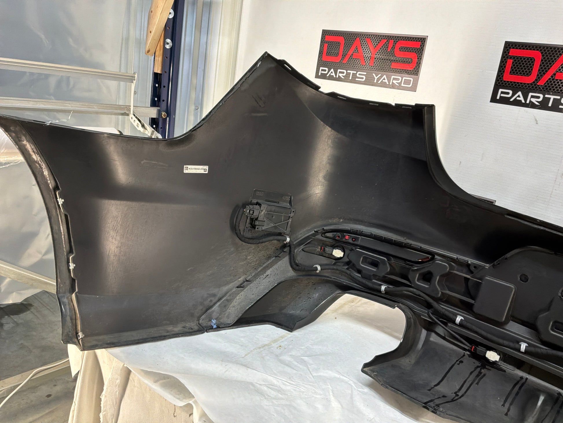 Rear bumper - Day's Parts Yard