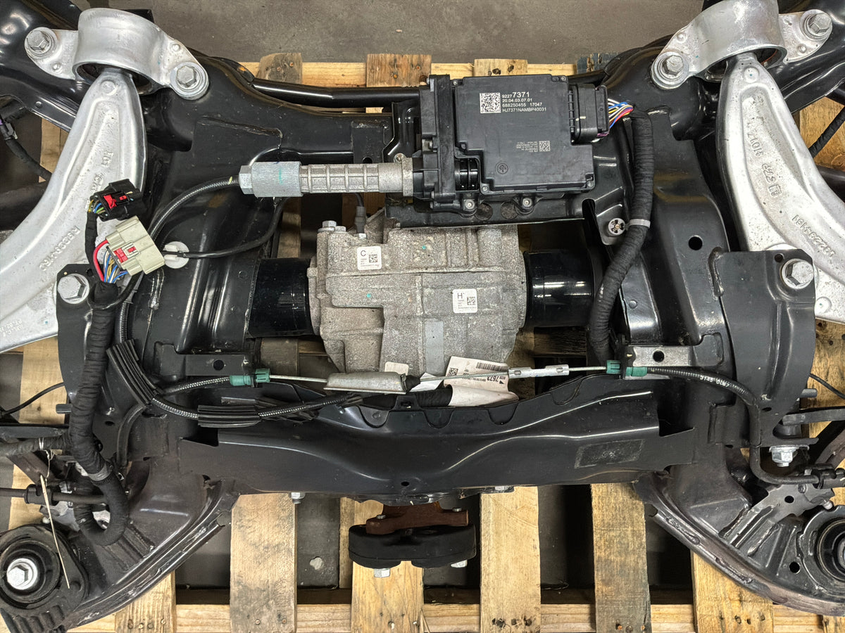 2016 Chevrolet SS Sedan Complete Rear Suspension Cradle 3.27 LSD Differential Rear End OEM