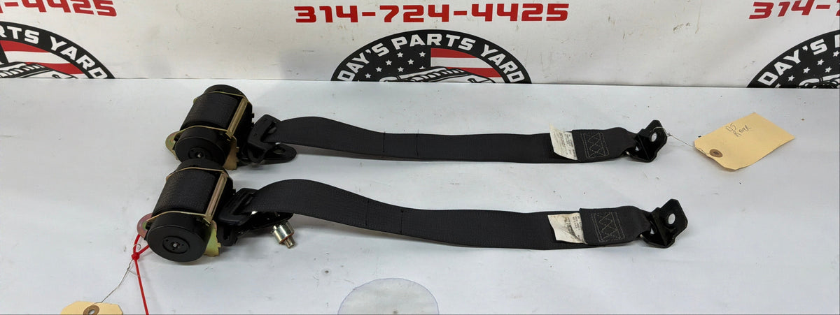 2006 Pontiac GTO Rear RH & LH Seat Belt Seatbelt Retractor OEM