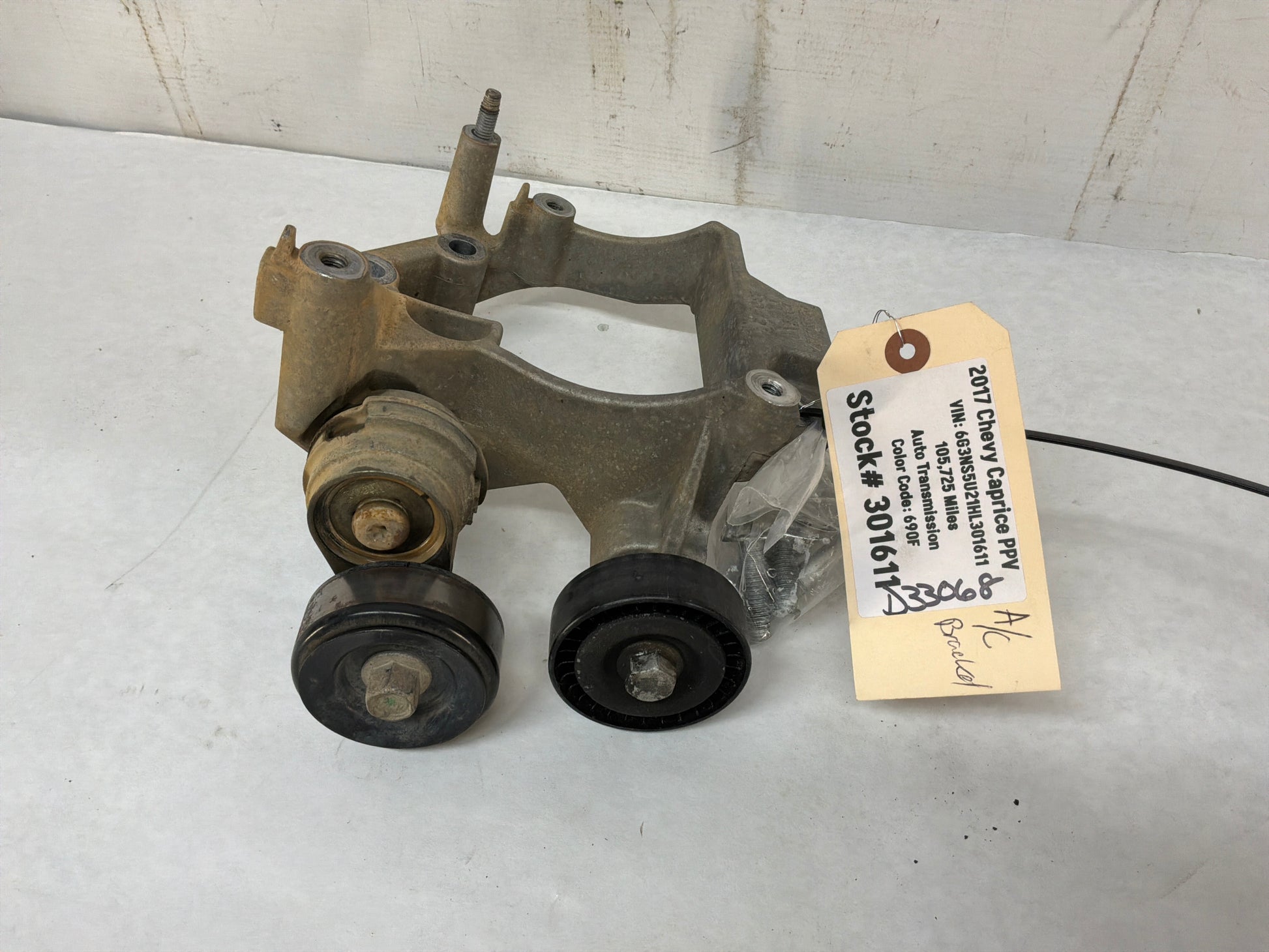Ac bracket - Day's Parts Yard