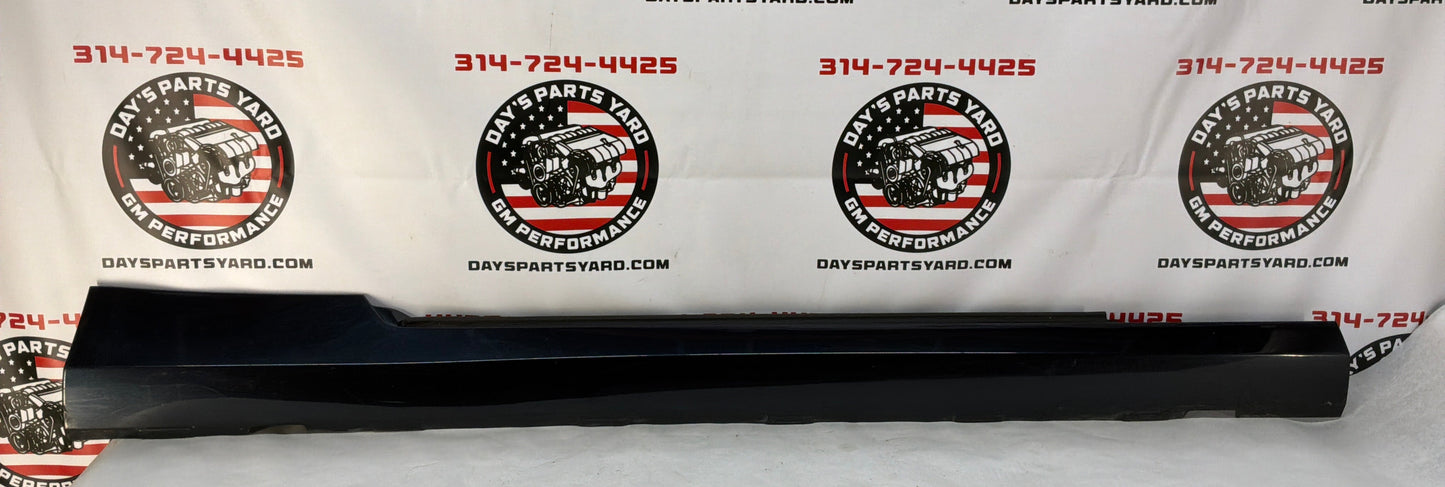 2014 Chevy Camaro SS RH Passenger Rocker Molding Side Skirt Panel OEM