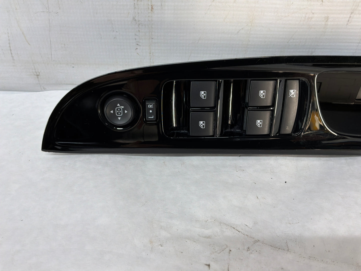 Lh door controls - Day's Parts Yard