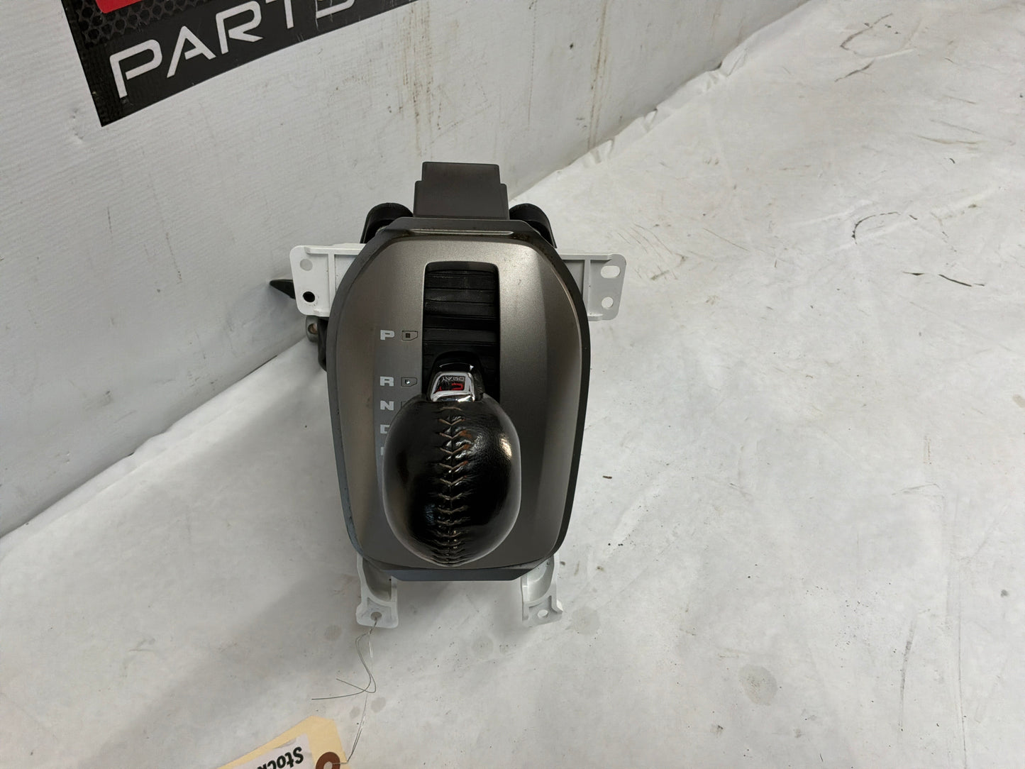 Dash w  enter console and Shifter - Day's Parts Yard