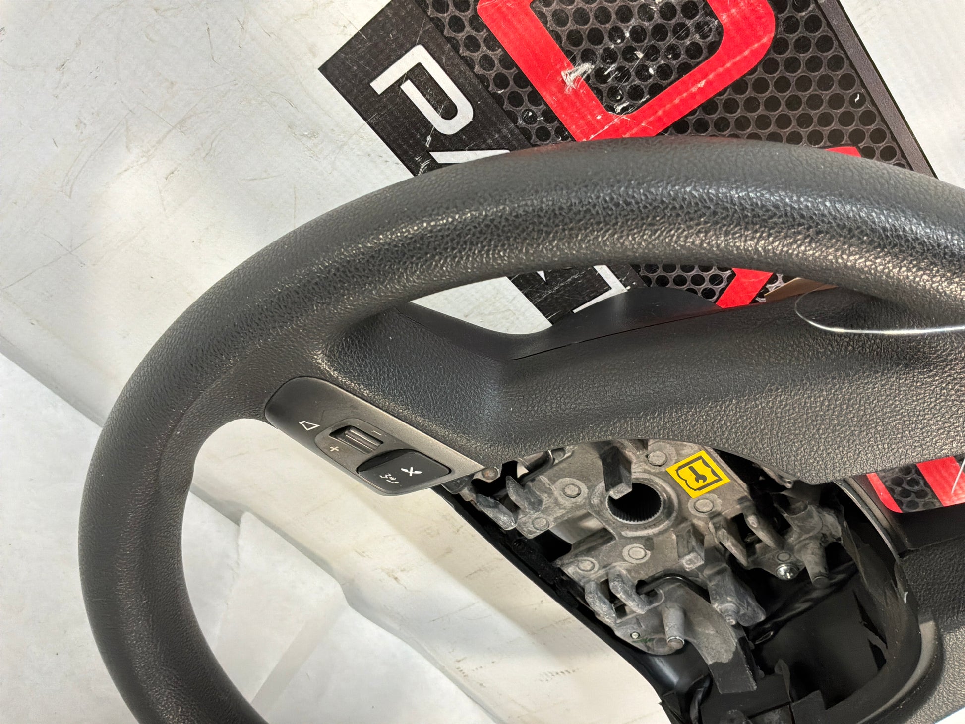 Steering wheel - Day's Parts Yard