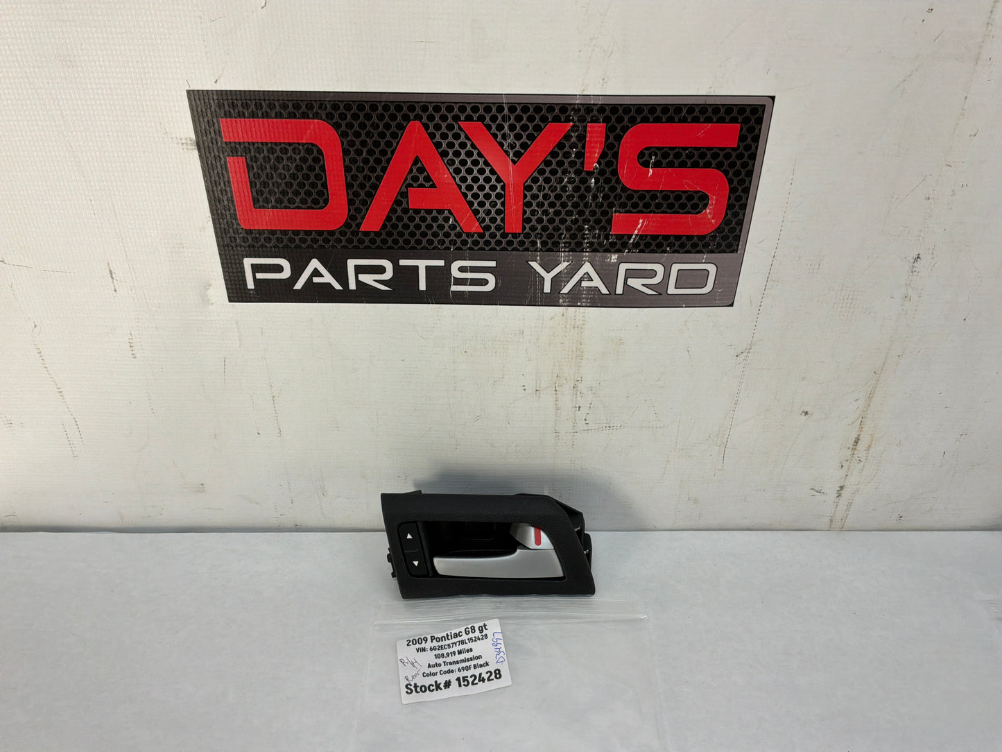 2009 Pontiac G8 RH Passenger Rear Interior Door Handle OEM - Day's Parts Yard