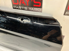 Rh front exterior door - Day's Parts Yard