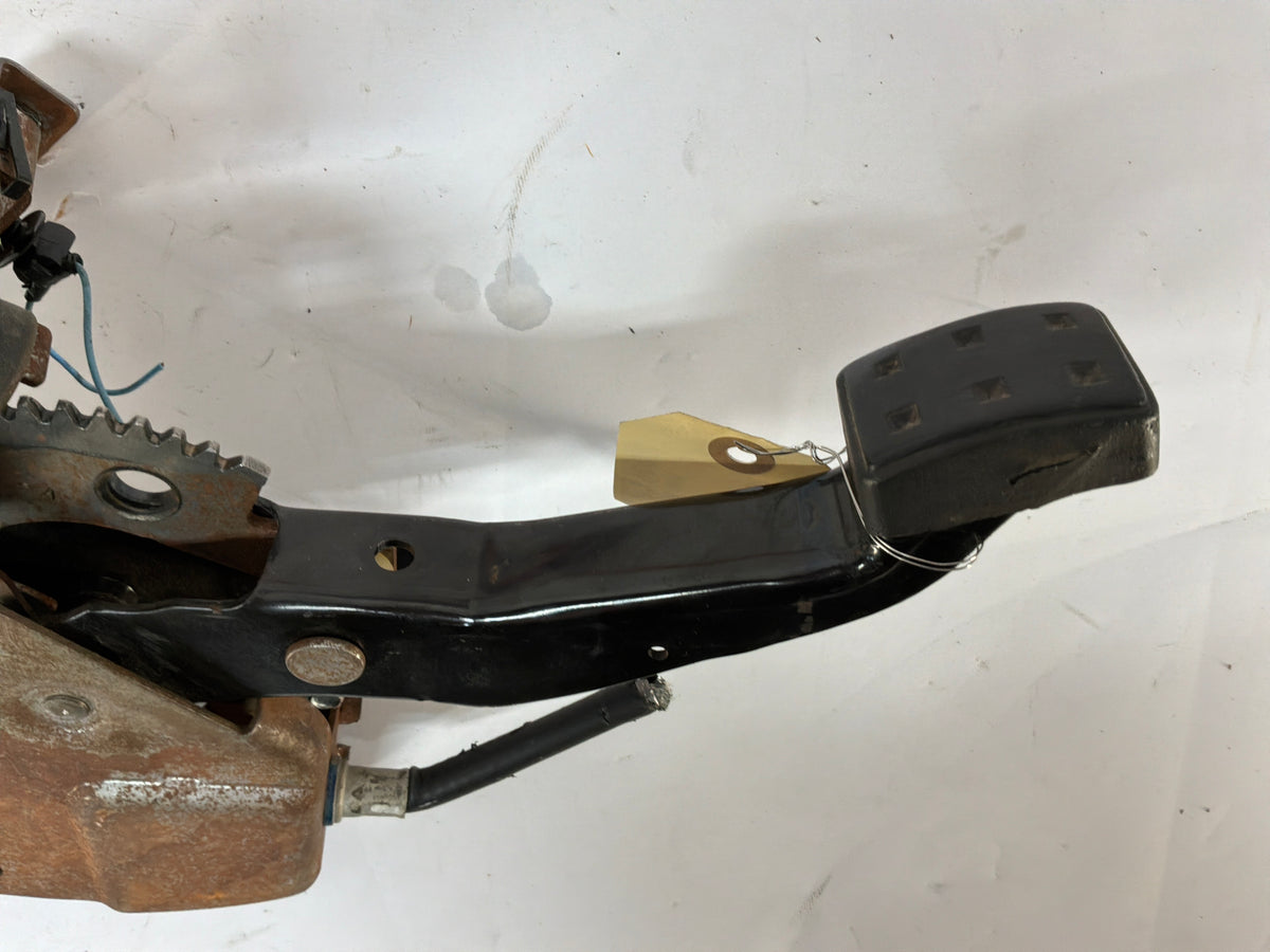 2006 Cadillac CTS-V Foot Brake Emergency E Parking Brake Pedal Assembly OEM
