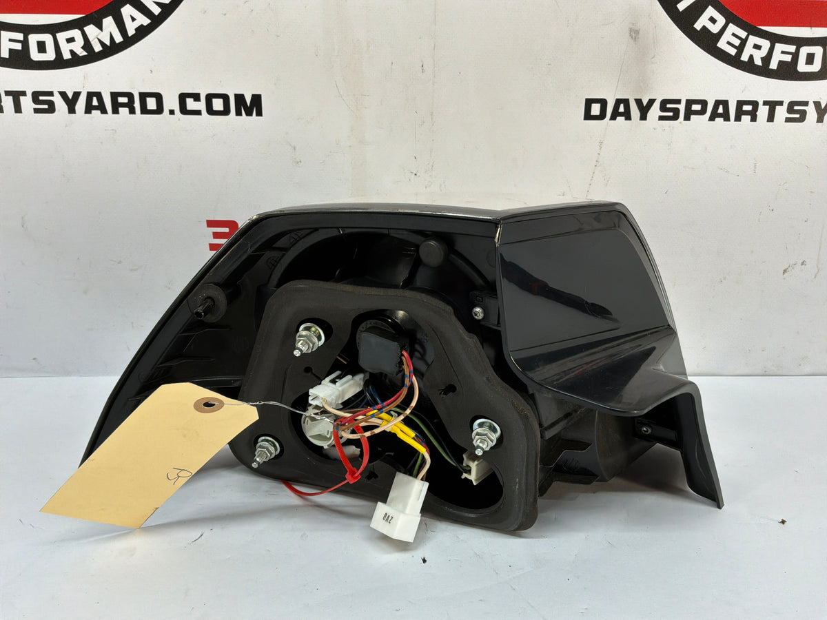 Rh taillight - Day's Parts Yard