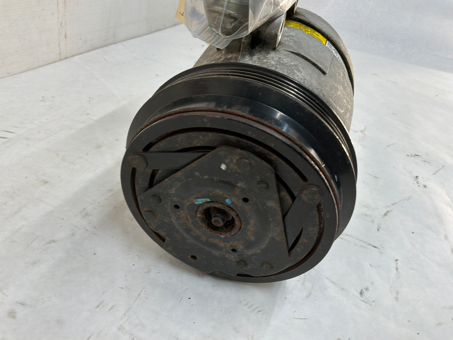 2004 Pontiac GTO AC Air Conditioner Compressor w/ Hardware OEM