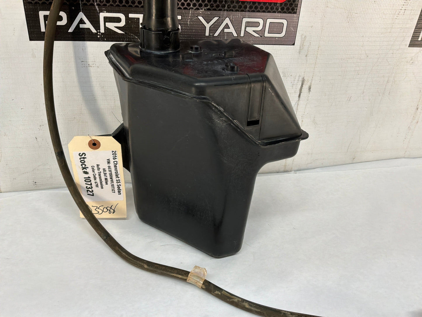 Windshield wiper bottle - Day's Parts Yard