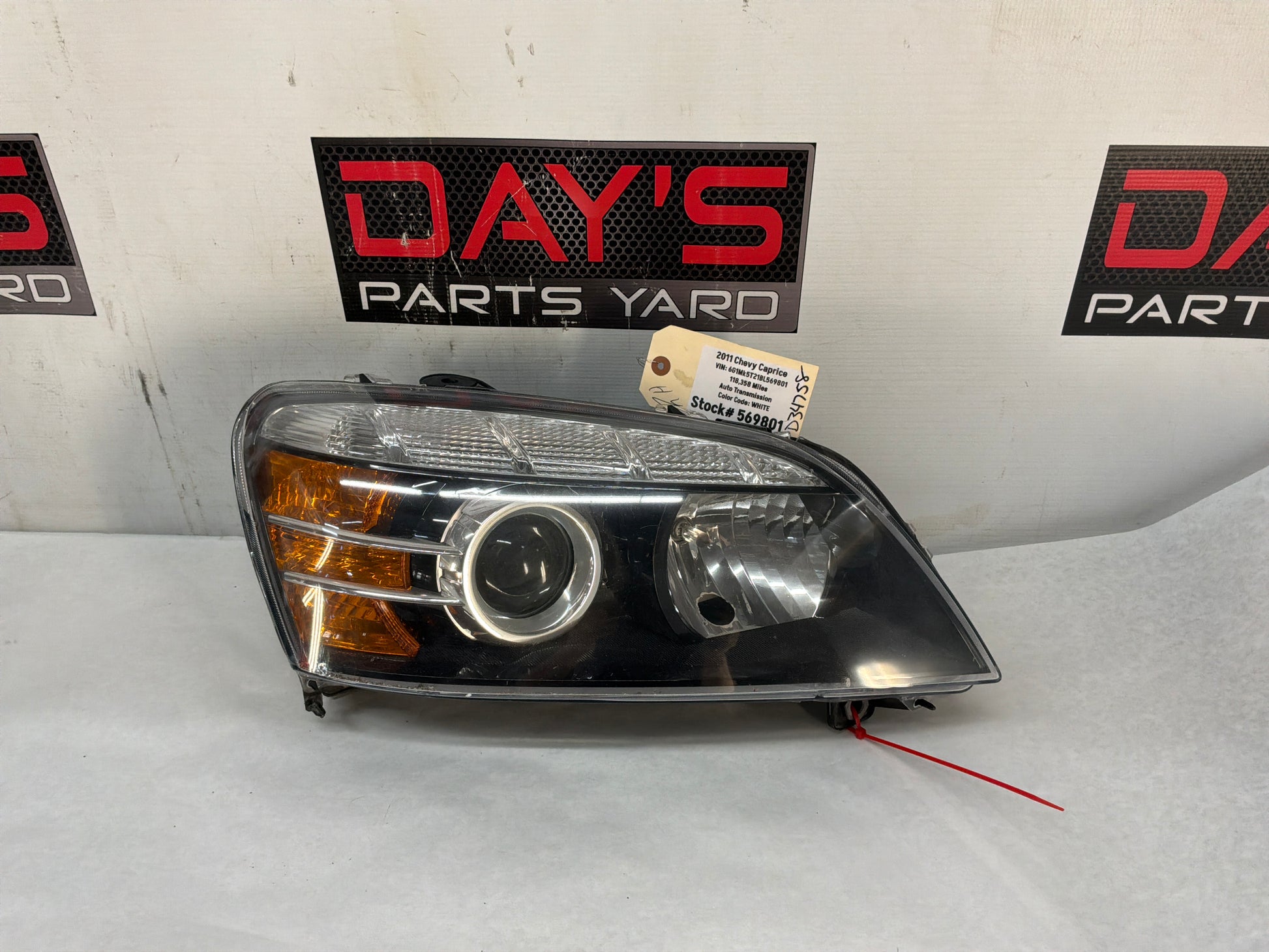 Rh headlight - Day's Parts Yard