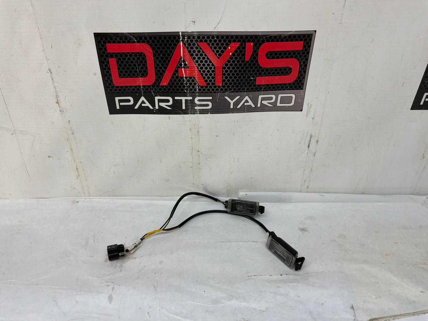 2013 Chevy Camaro ZL1 RH & LT License Plate Tag Lights Lamps OEM
