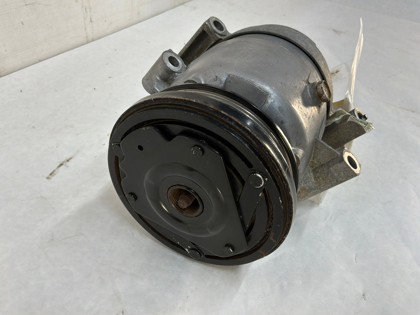 1999 Chevy C5 Corvette Air Conditioner AC Compressor w/ Hardware OEM