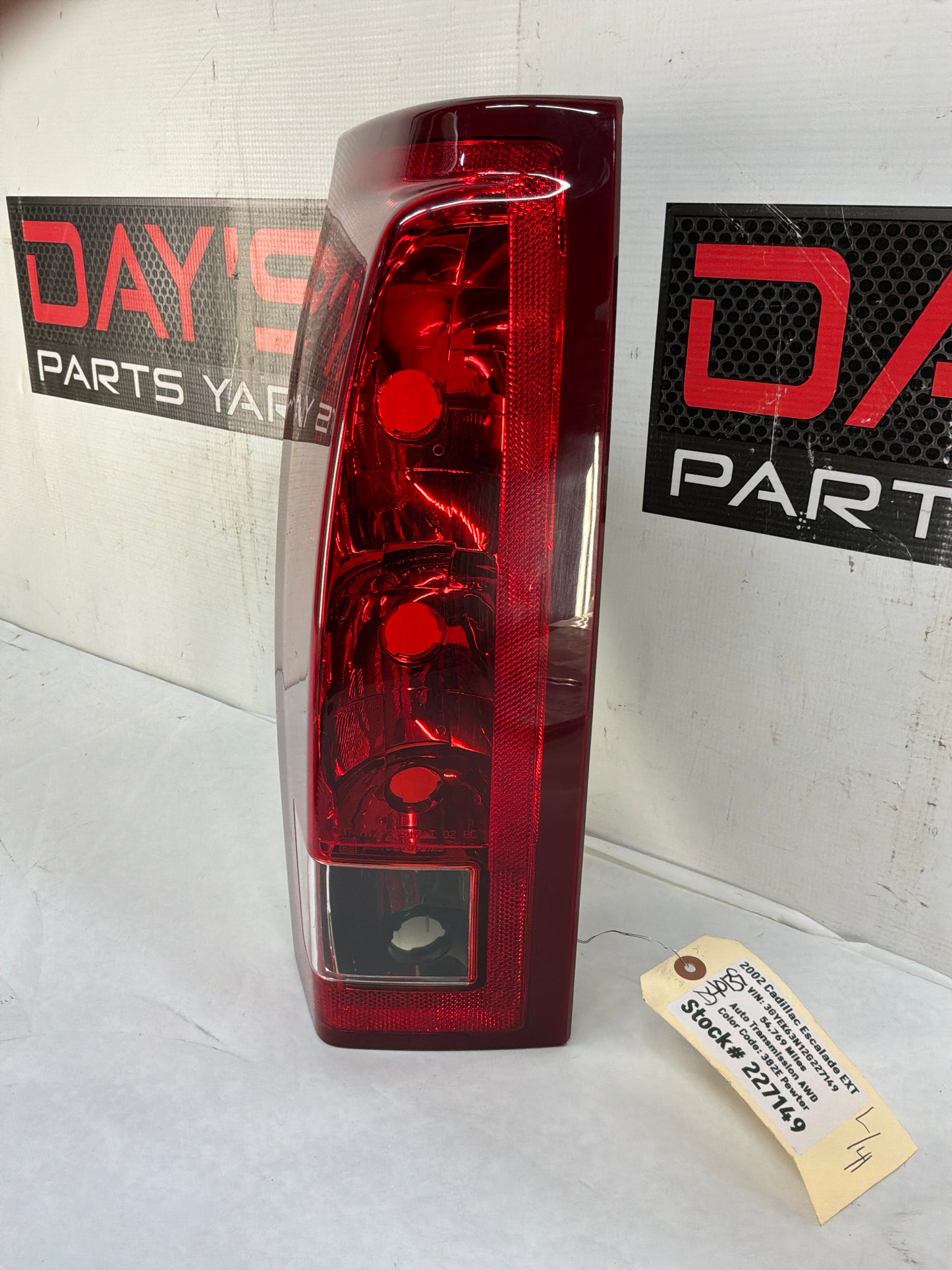 2002 Cadillac Escalade EXT LH Driver Rear Tail Light Lamp Housing OEM