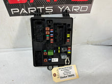 Fuse box - Day's Parts Yard