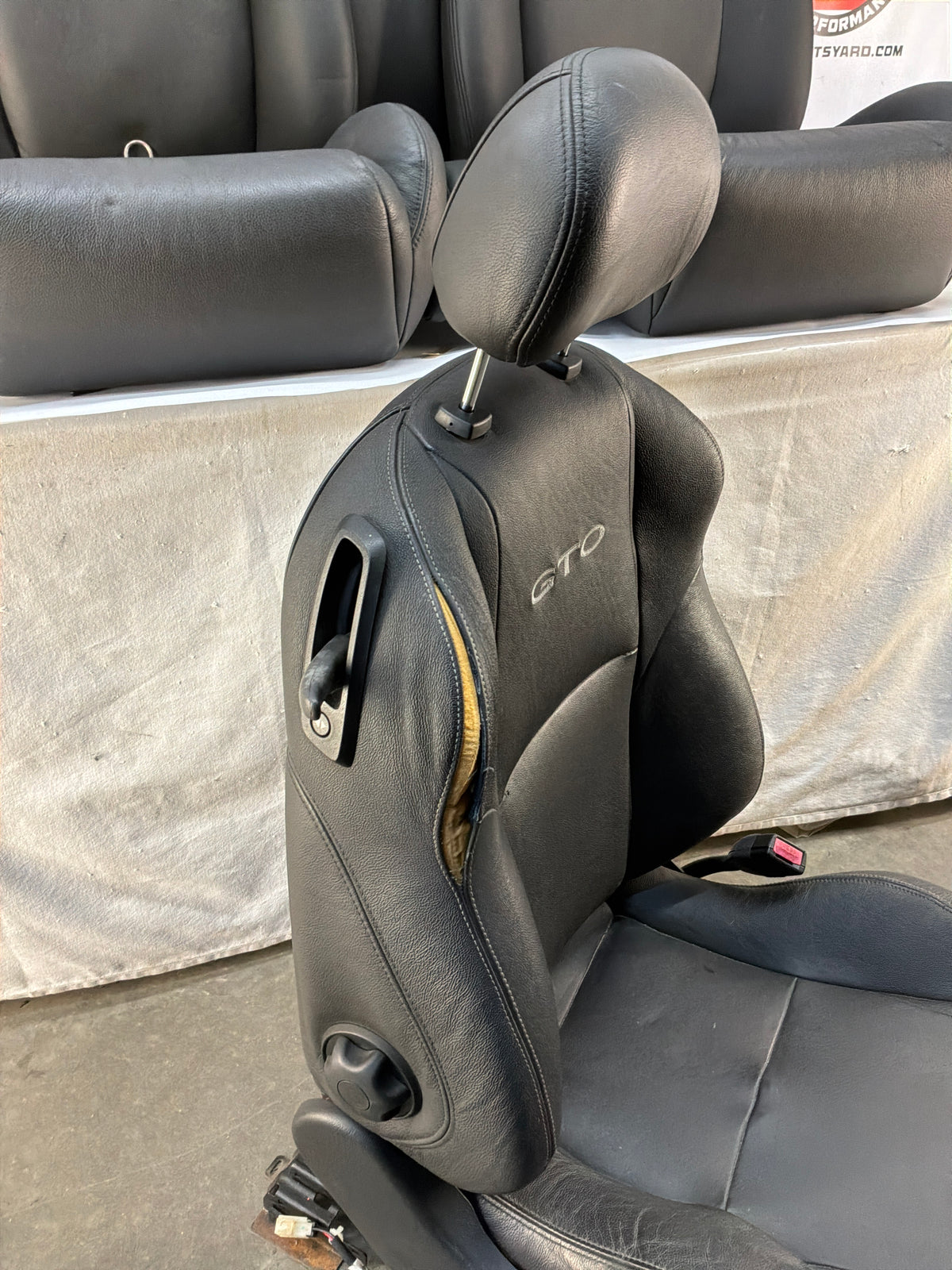 2006 Pontiac GTO Seats Front and Rears Black Leather OEM