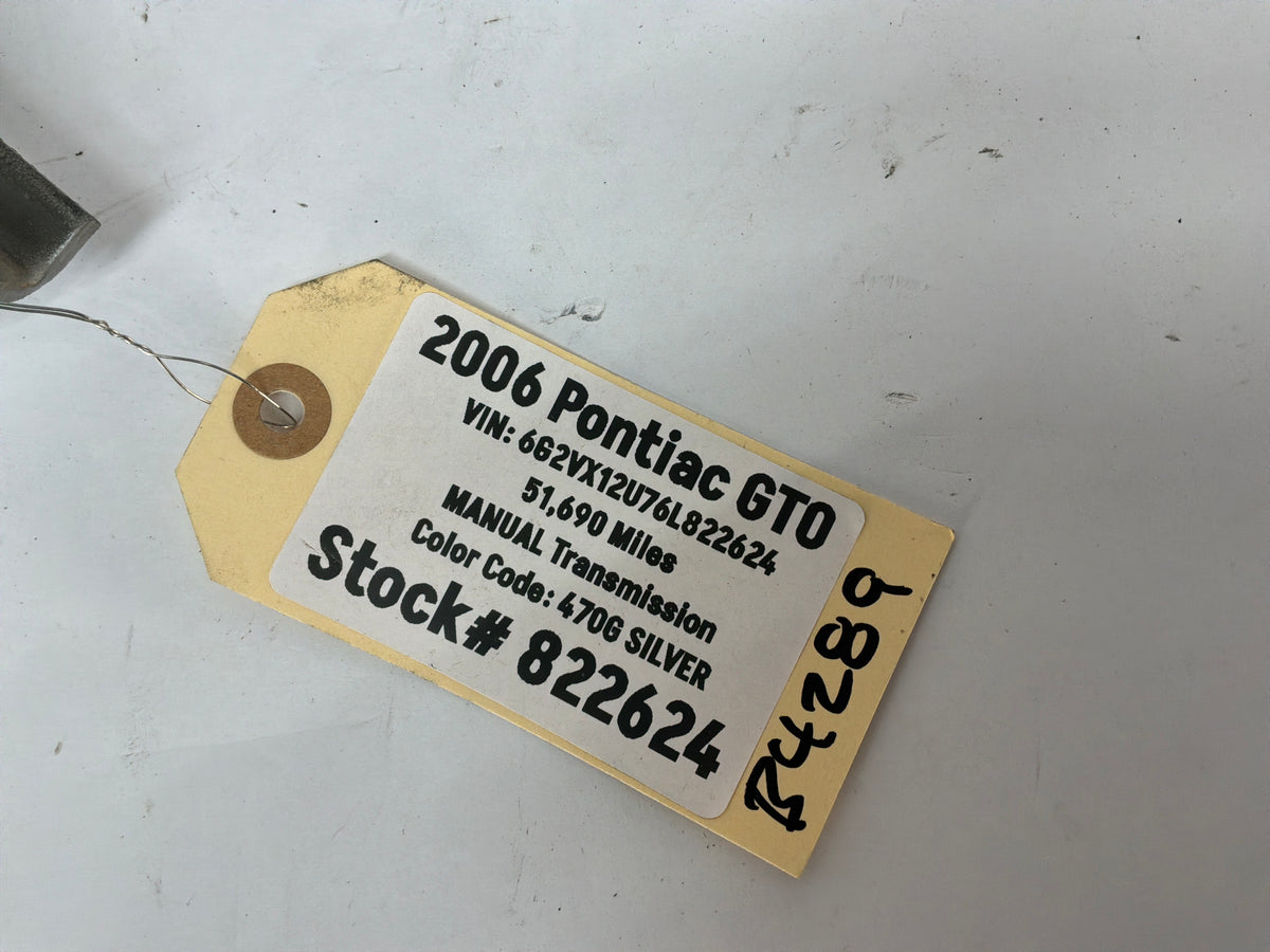 2006 Pontiac GTO RH & LH Hood Hinges Set OEM
