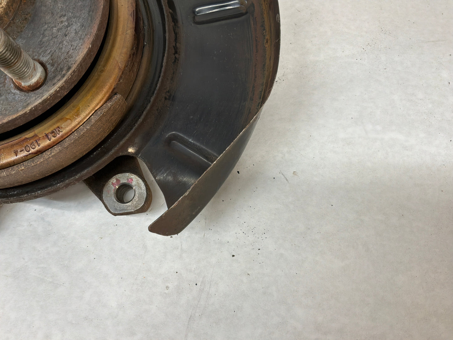 2008 Pontiac G8 GT LH Driver Rear Suspension Spindle Hub Knuckle OEM