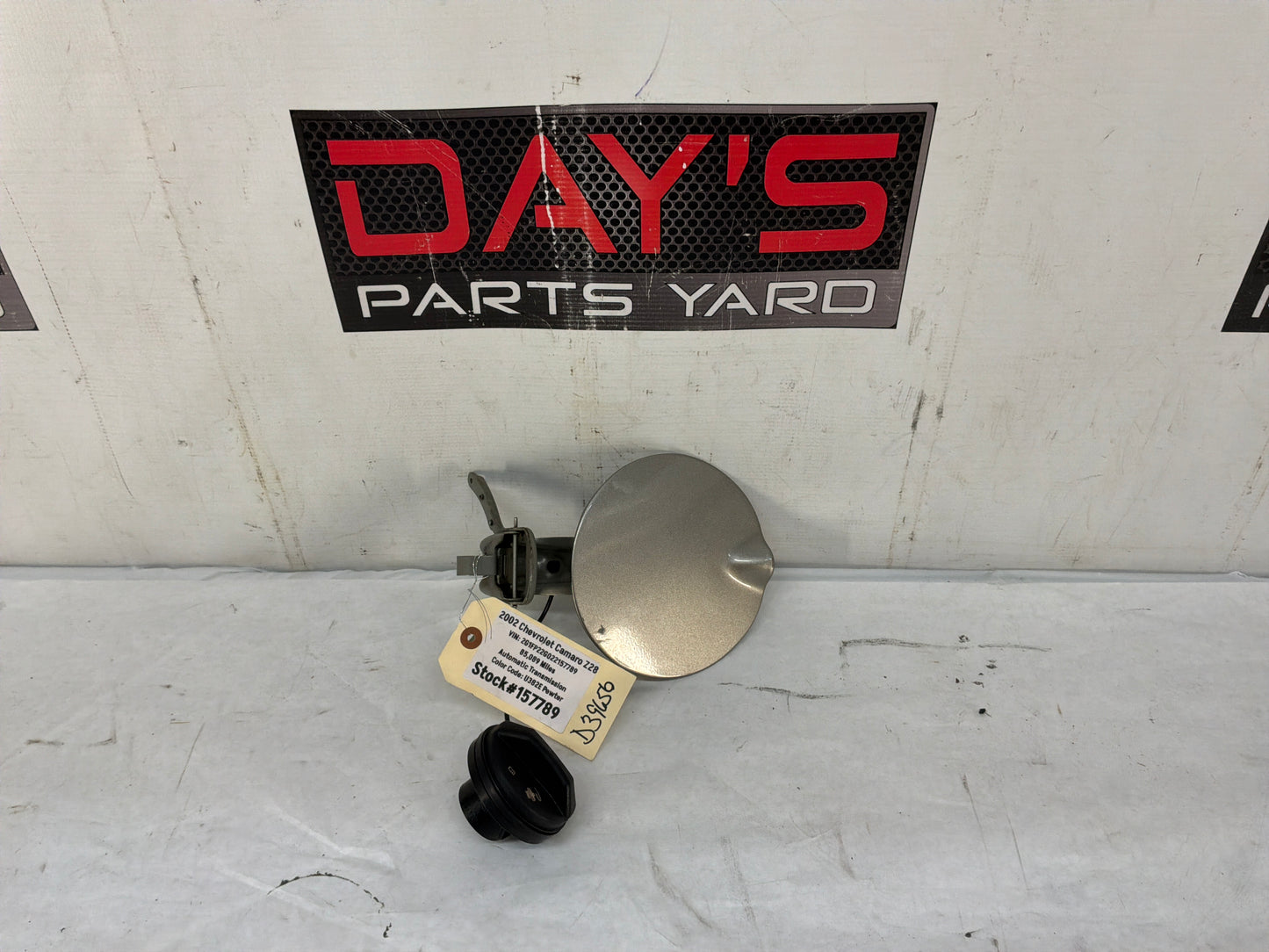 Fuel door and cap - Day's Parts Yard