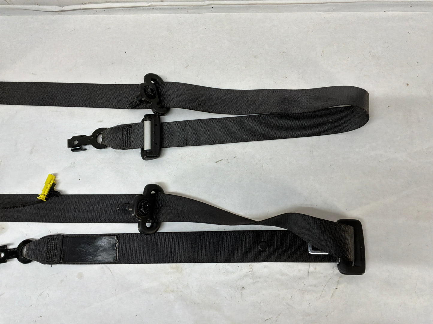 Front seatbelts - Day's Parts Yard