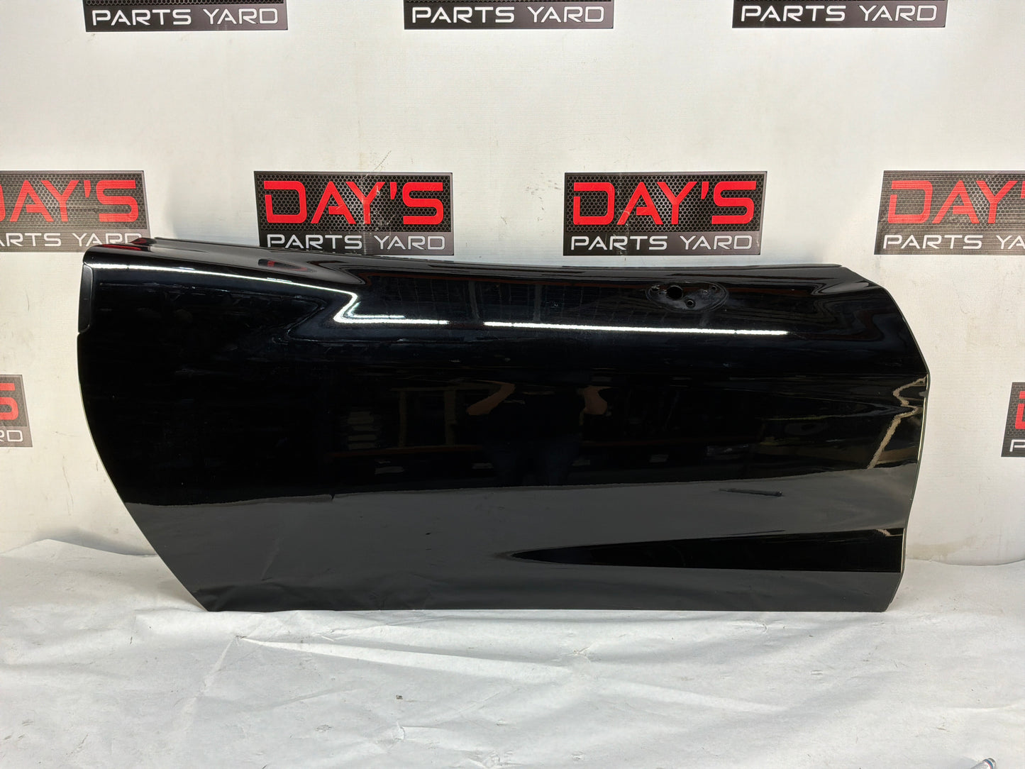 Rh front exterior door - Day's Parts Yard