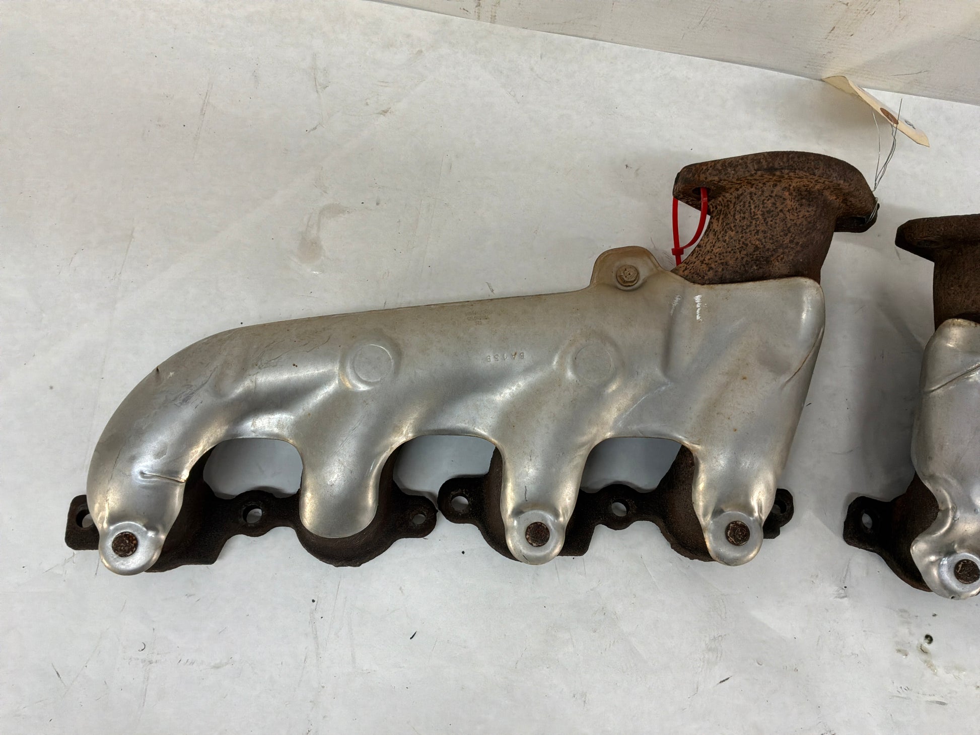 Exhaust manifold - Day's Parts Yard