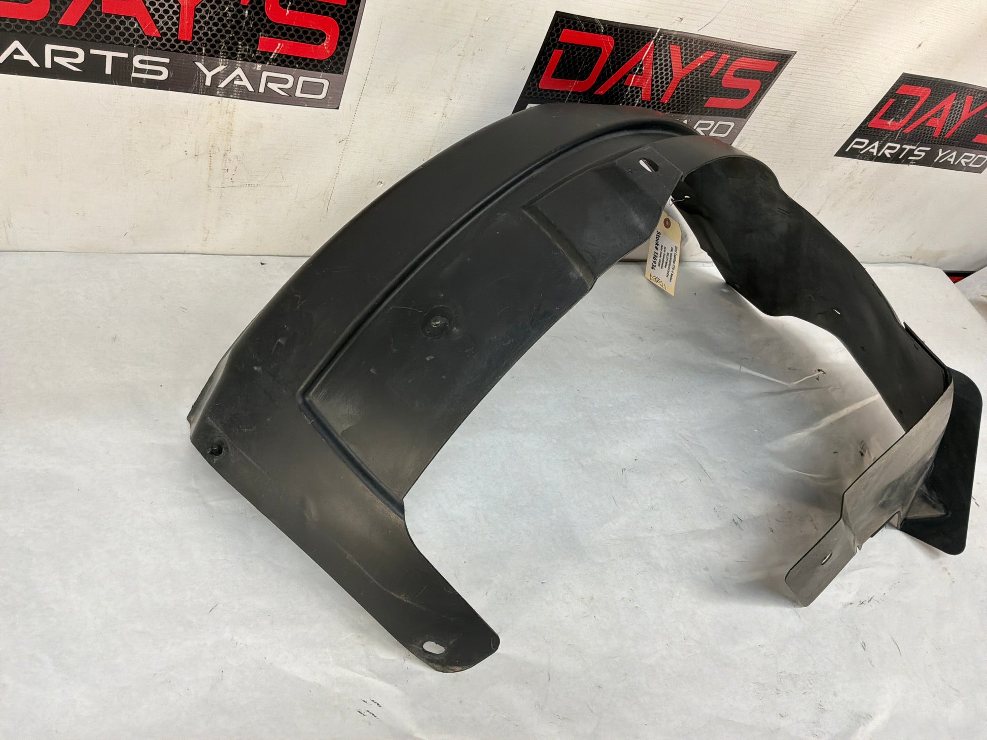 Rh front wheel liner - Day's Parts Yard