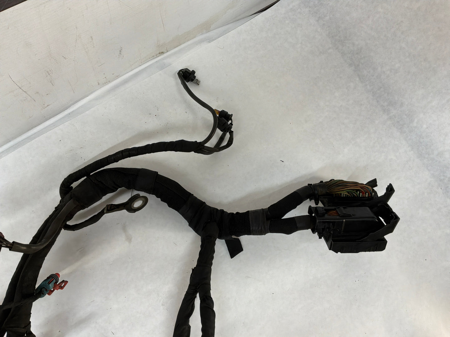 Engine transmission wire harness - Day's Parts Yard