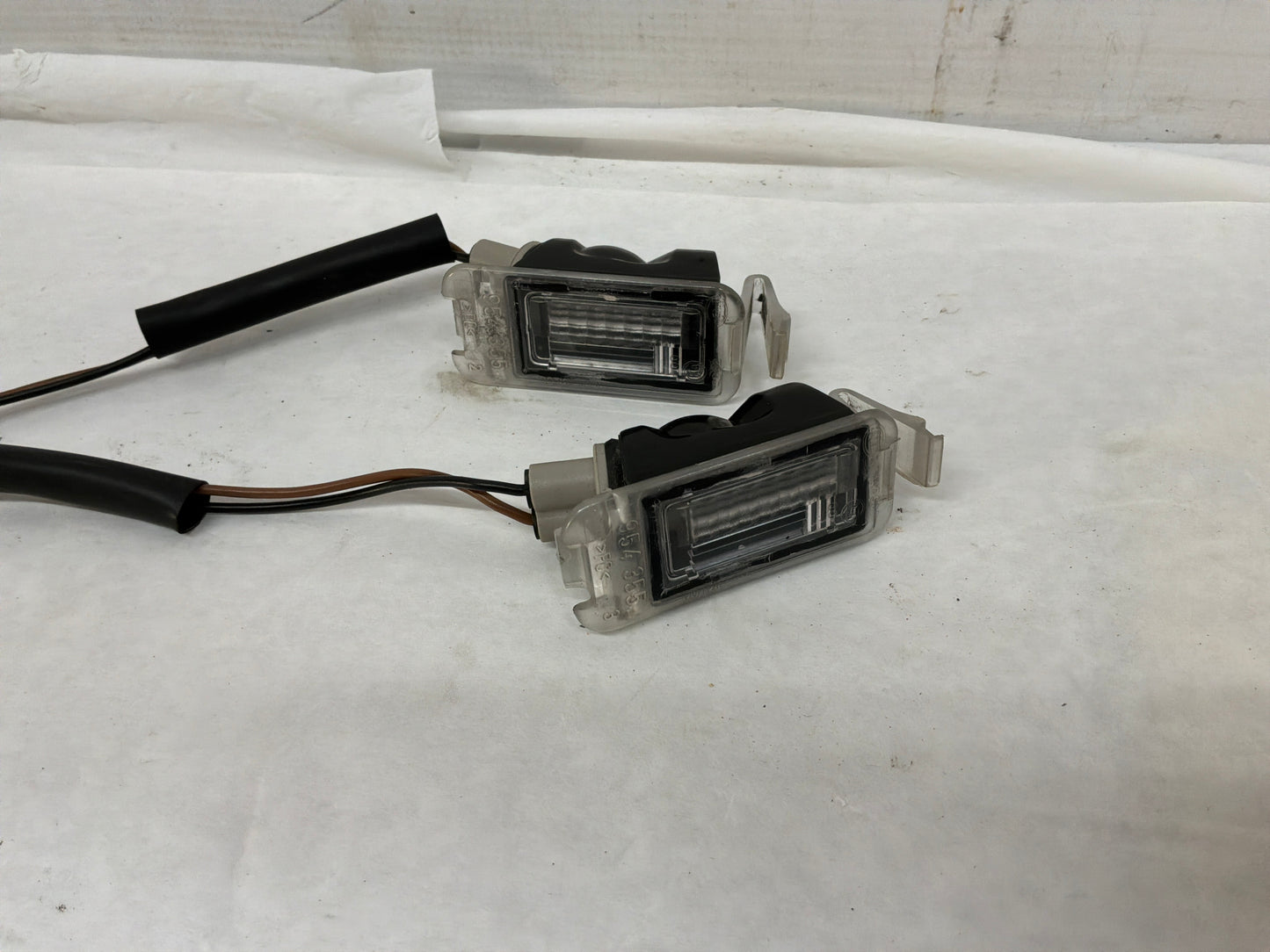 2004 Pontiac GTO License Plate Tag Lights RH & LH OEM