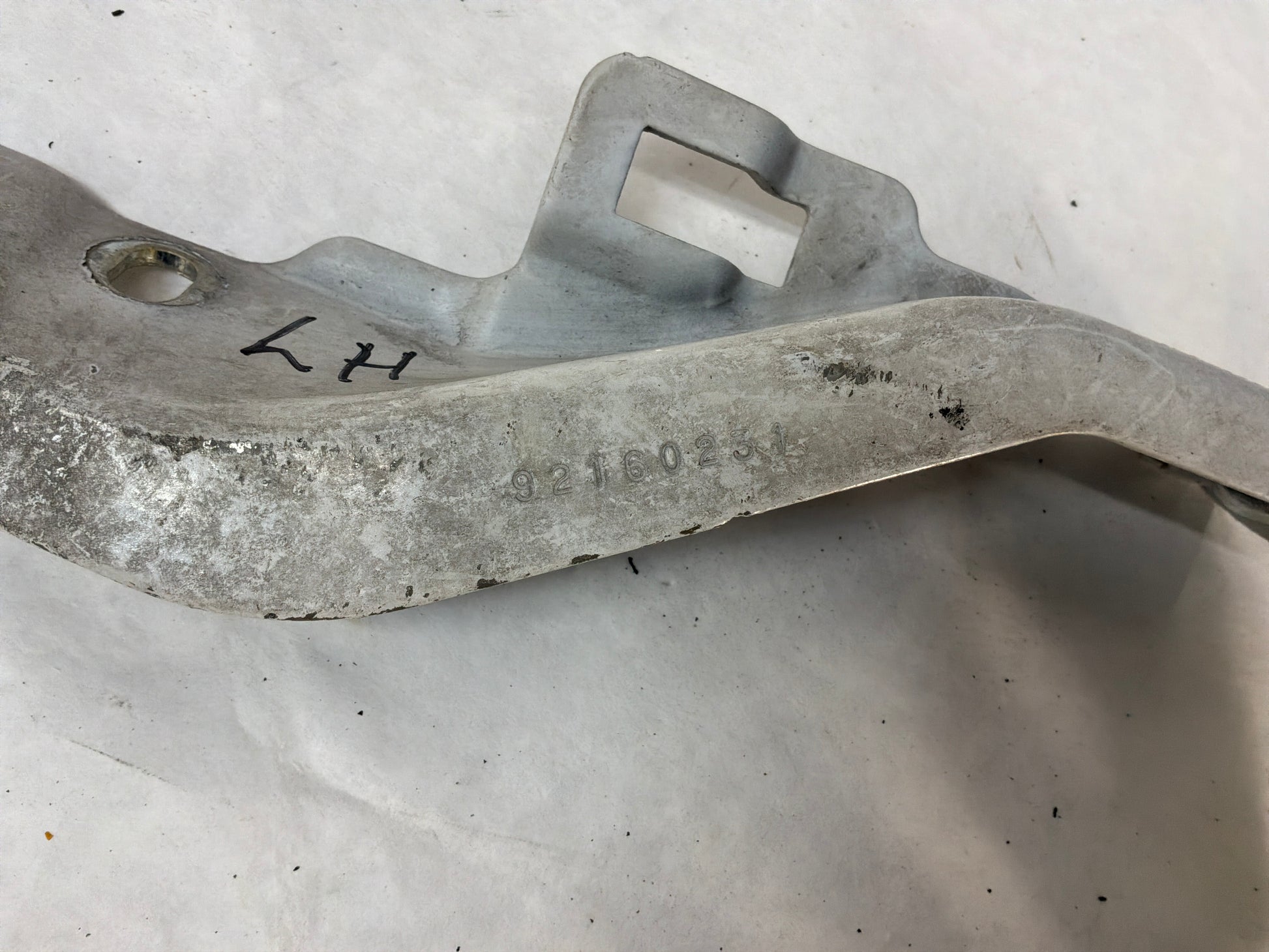 Hinges - Day's Parts Yard