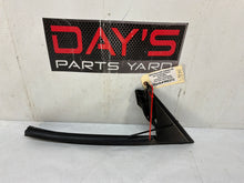 Rh door rubber seal - Day's Parts Yard