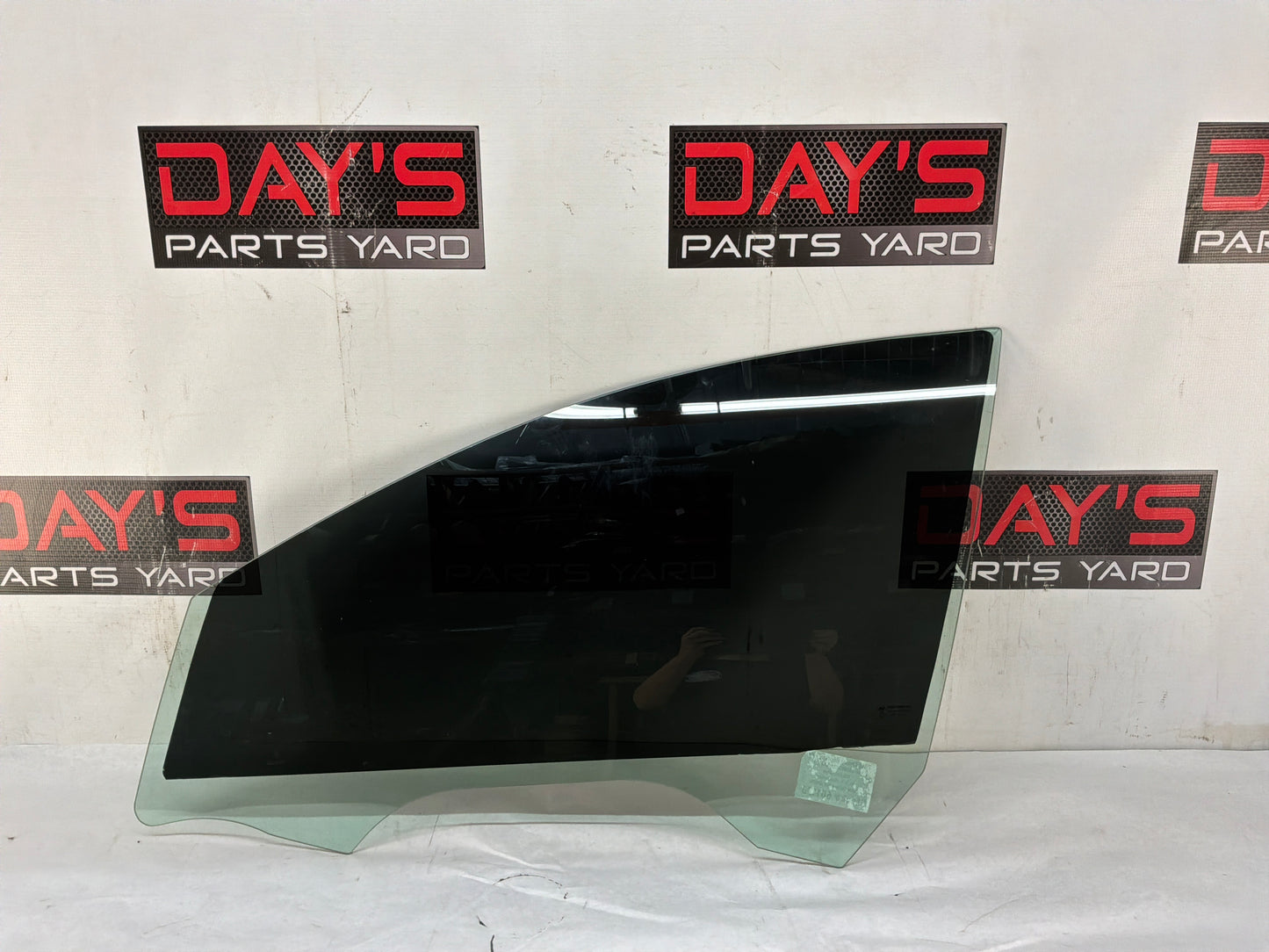 Lh front door window glass - Day's Parts Yard