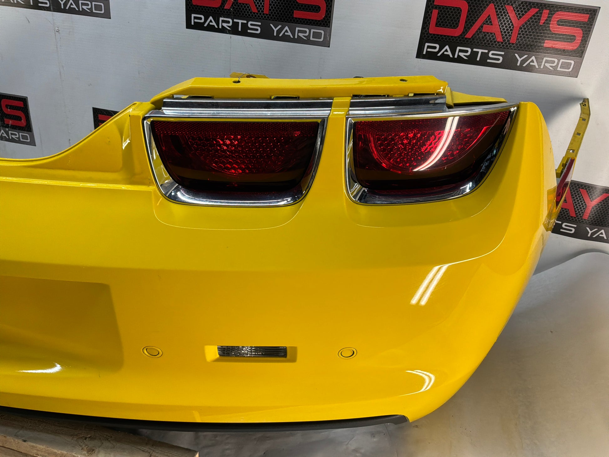 Complete rear bumper - Day's Parts Yard