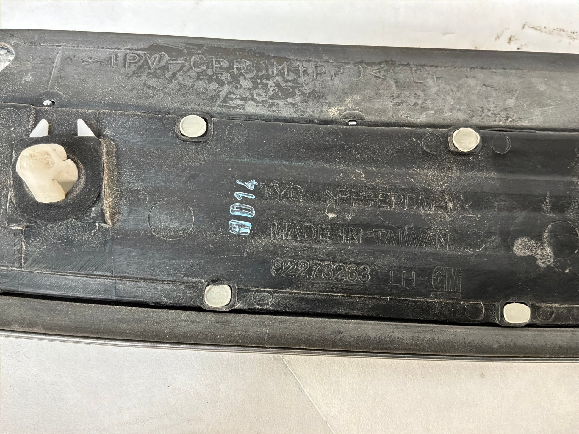 Lh fender marker - Day's Parts Yard