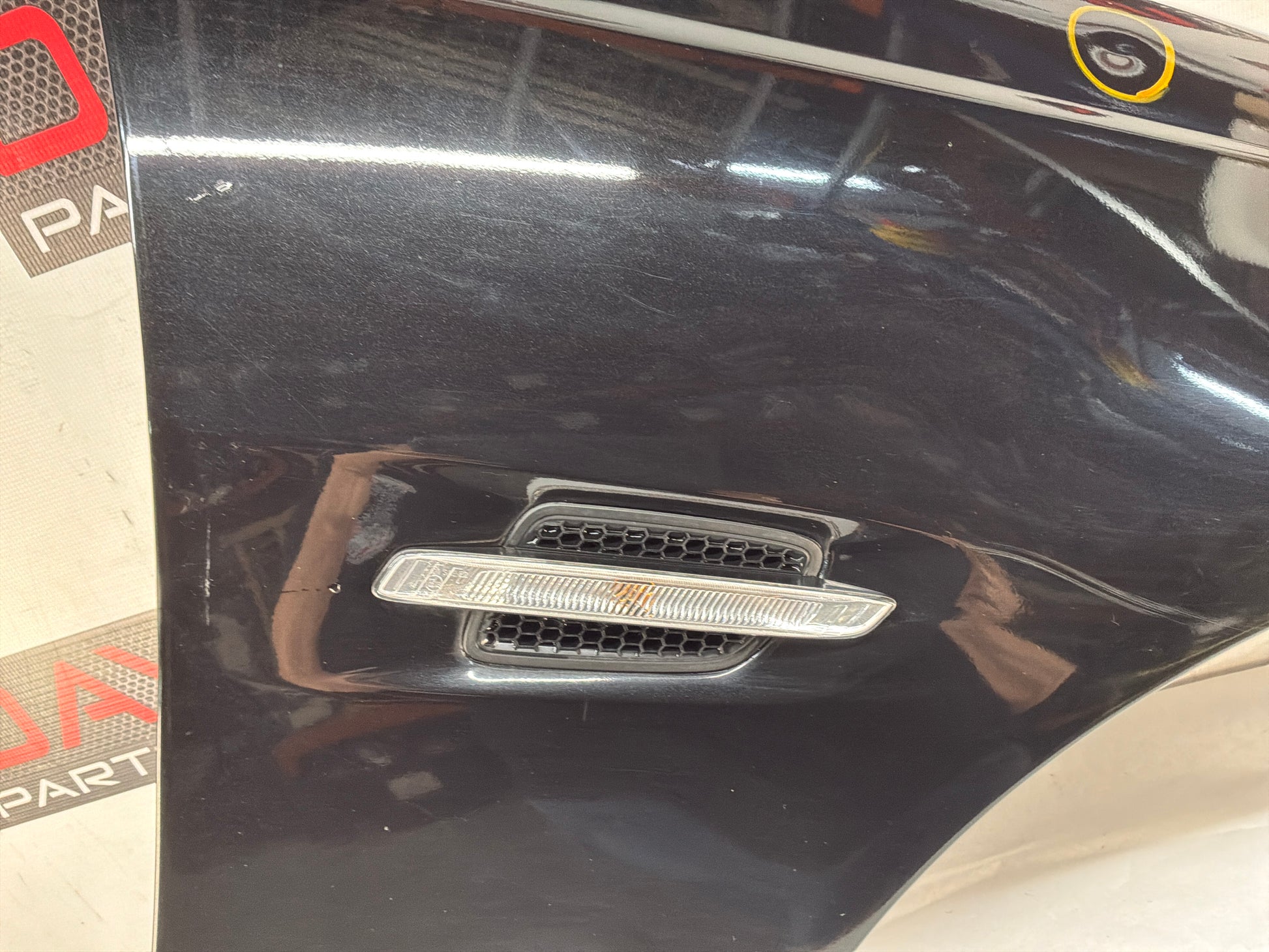 Rh fender - Day's Parts Yard