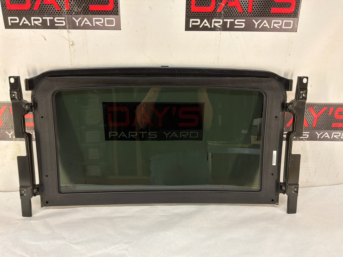 Rear Sunroof Glass - Day's Parts Yard