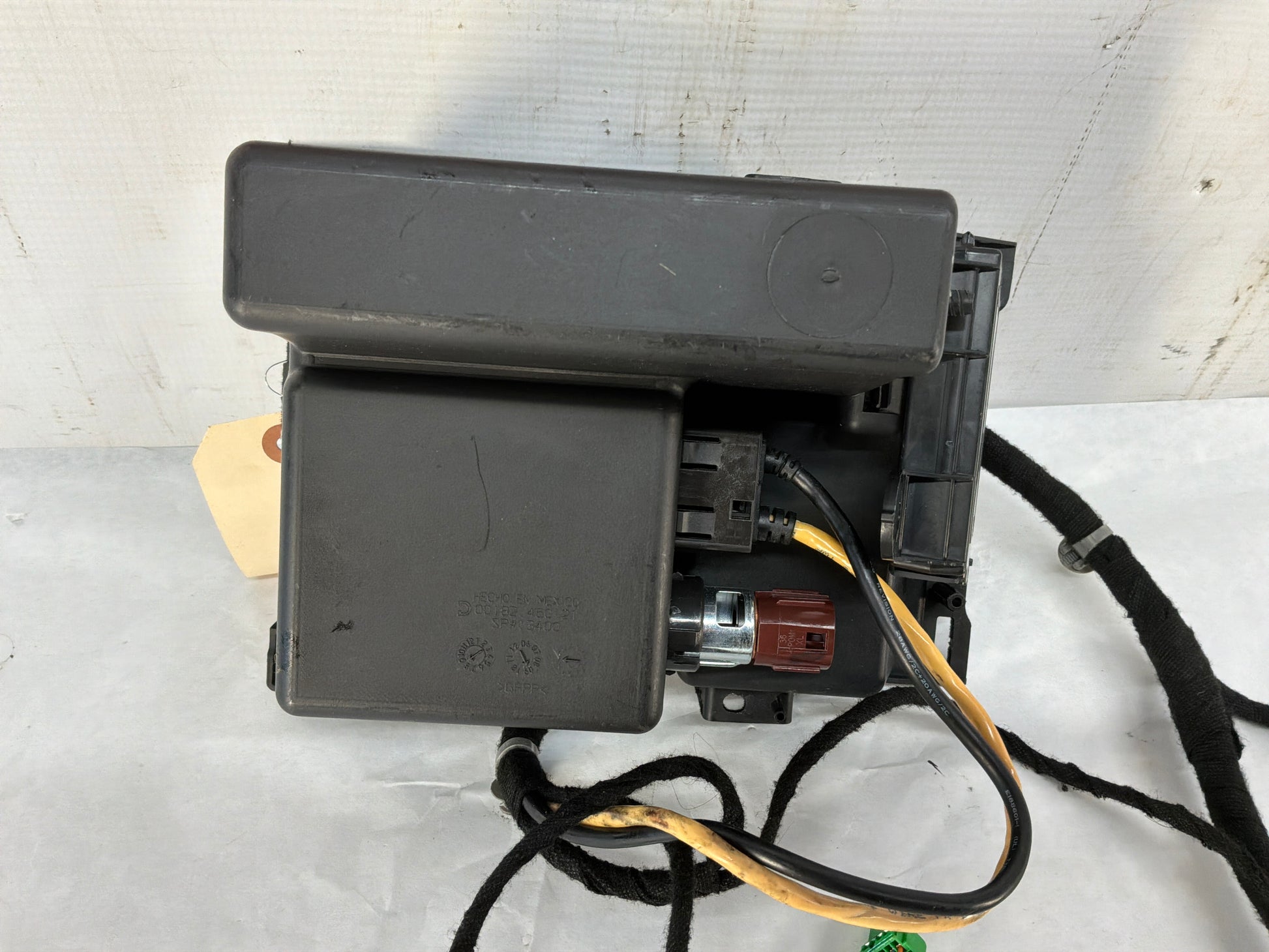Center console bin w harness - Day's Parts Yard
