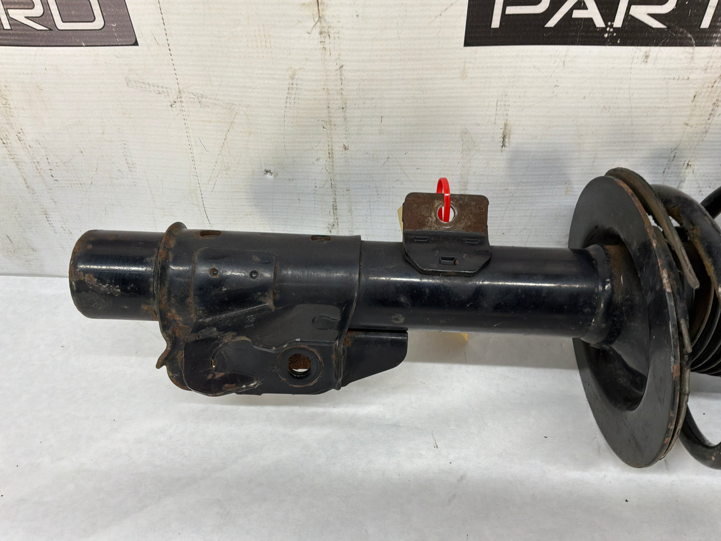 2009 Pontiac G8 GT RH Passenger Front Suspension Strut Assembly OEM