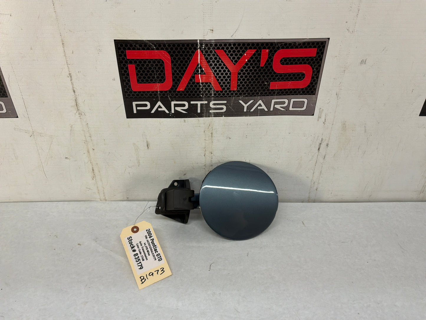 2006 Pontiac GTO Fuel Gas Door Lid Cover Assembly OEM