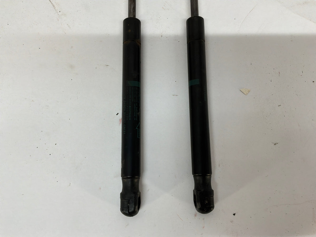 2008 Pontiac G8 GT RH & LH Hood Shock OEM