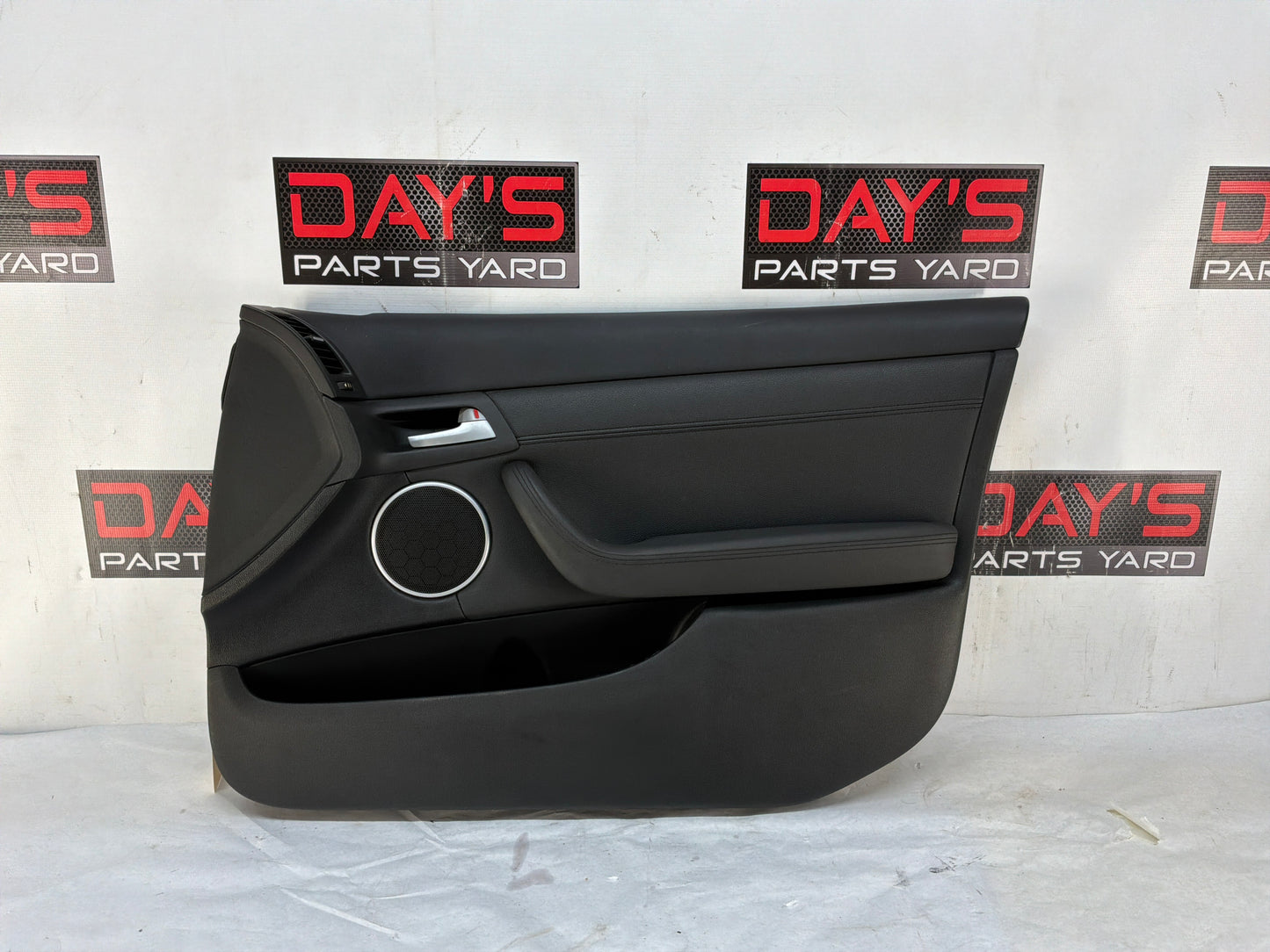 2008 Pontiac G8 GT RH Passenger Front Interior Door Panel Trim OEM