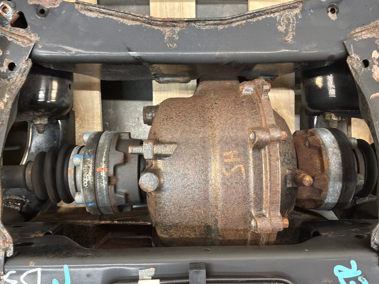 2006 Cadillac CTS-V 3.23 LSD V2 Rear End Differential Cradle Setup One Piece Driveshaft OEM
